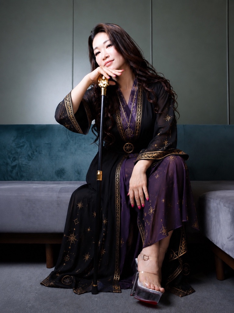 嬪乃レイナ先生 プロフィール写真